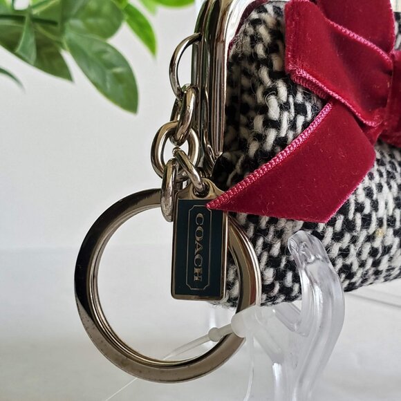 NWT Coach Soho Tweed Mini Kisslock Pouch/Key Fob - Black & White - Picture 4 of 12
